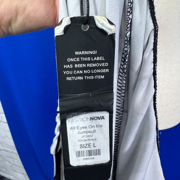 NWT🤩 |•FASHION NOVA•| All Eyes On Me Jumpsuit Size Large - Picture 9 of 13